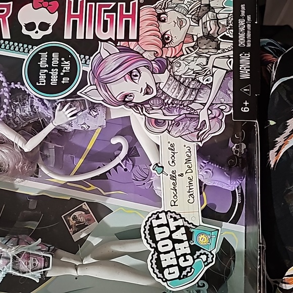 Monster High Ghoul Chat Rochelle Goyle & Catrine DeMew - Picture 4 of 6